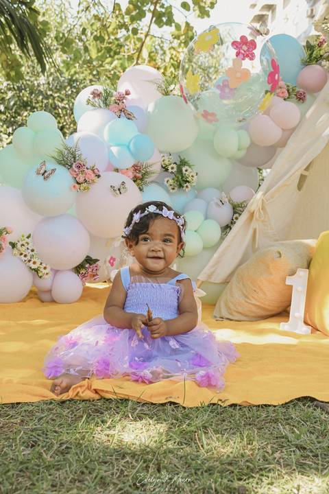 Ensaio de Acompanhamento de bebê. Evelyn Moura Fotografia. Fotógrafa em Niterói, Rio de Janeiro. Newborn. Festa infantil - Smash the cake - Smash the fruit - bebê - ensaio de 1 ano - viral - tema margarida - tema floresta encantada'