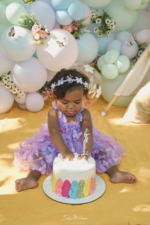 Ensaio de Acompanhamento de bebê. Evelyn Moura Fotografia. Fotógrafa em Niterói, Rio de Janeiro. Newborn. Festa infantil - Smash the cake - Smash the fruit - bebê - ensaio de 1 ano - viral - tema margarida - tema floresta encantada'