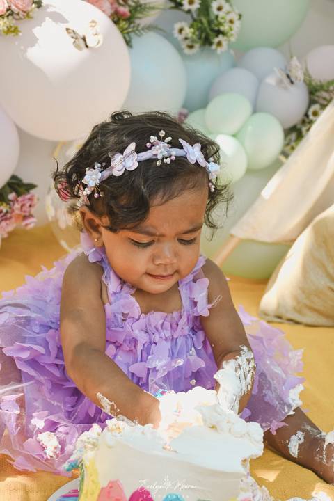 Ensaio de Acompanhamento de bebê. Evelyn Moura Fotografia. Fotógrafa em Niterói, Rio de Janeiro. Newborn. Festa infantil - Smash the cake - Smash the fruit - bebê - ensaio de 1 ano - viral - tema margarida - tema floresta encantada'