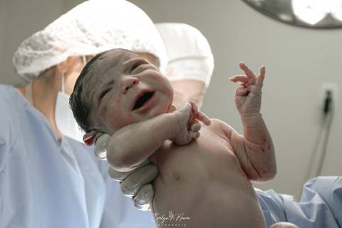 Fotografia de Parto - Newborn - Evelyn Moura Fotografia em Niterói, Rio de Janeiro - ensaio infantil - newborn de recém nascido - partos - parto em niteroi - registro de parto - maternidade são francisco - doce nascer - parto humanizado - andrea barbosa '