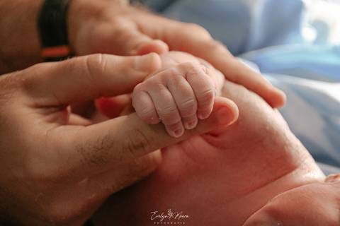 Fotografia de Parto - Newborn - Evelyn Moura Fotografia em Niterói, Rio de Janeiro - ensaio infantil - newborn de recém nascido - partos - parto em niteroi - registro de parto - maternidade são francisco - doce nascer - parto humanizado - andrea barbosa '