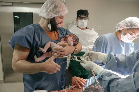 Fotografia de Parto - Newborn - Evelyn Moura Fotografia em Niterói, Rio de Janeiro - ensaio infantil - newborn de recém nascido - partos - parto em niteroi - registro de parto - maternidade são francisco - doce nascer - parto humanizado - andrea barbosa '