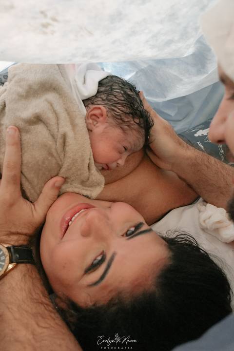 Fotografia de Parto - Newborn - Evelyn Moura Fotografia em Niterói, Rio de Janeiro - ensaio infantil - newborn de recém nascido - partos - parto em niteroi - registro de parto - maternidade são francisco - doce nascer - parto humanizado - andrea barbosa '
