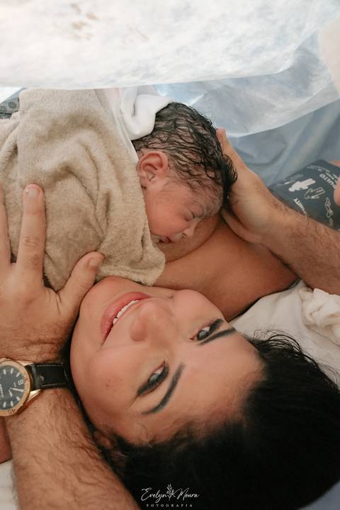 Fotografia de Parto - Newborn - Evelyn Moura Fotografia em Niterói, Rio de Janeiro - ensaio infantil - newborn de recém nascido - partos - parto em niteroi - registro de parto - maternidade são francisco - doce nascer - parto humanizado - andrea barbosa '