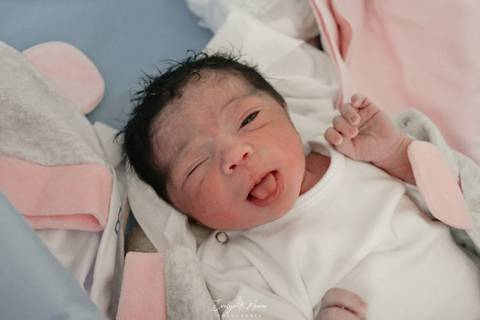 Fotografia de Parto - Newborn - Evelyn Moura Fotografia em Niterói, Rio de Janeiro - ensaio infantil - newborn de recém nascido - partos - parto em niteroi - registro de parto - maternidade são francisco - doce nascer - parto humanizado - andrea barbosa '