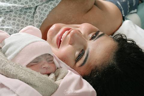 Fotografia de Parto - Newborn - Evelyn Moura Fotografia em Niterói, Rio de Janeiro - ensaio infantil - newborn de recém nascido - partos - parto em niteroi - registro de parto - maternidade são francisco - doce nascer - parto humanizado - andrea barbosa '