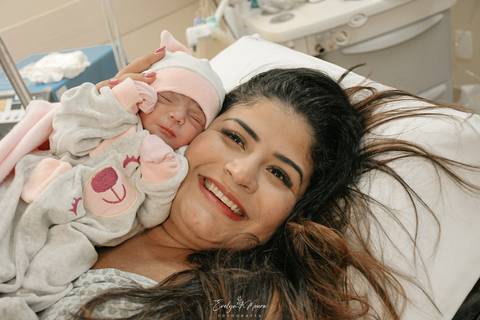 Fotografia de Parto - Newborn - Evelyn Moura Fotografia em Niterói, Rio de Janeiro - ensaio infantil - newborn de recém nascido - partos - parto em niteroi - registro de parto - maternidade são francisco - doce nascer - parto humanizado - andrea barbosa '