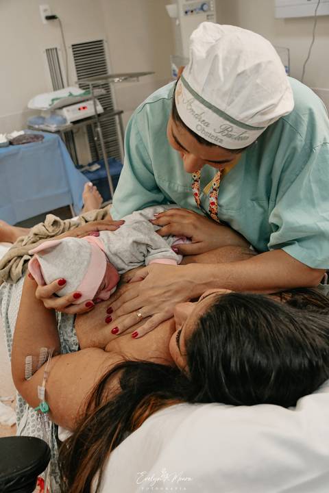 Fotografia de Parto - Newborn - Evelyn Moura Fotografia em Niterói, Rio de Janeiro - ensaio infantil - newborn de recém nascido - partos - parto em niteroi - registro de parto - maternidade são francisco - doce nascer - parto humanizado - andrea barbosa '