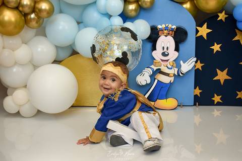Ensaio de Acompanhamento de bebê. Evelyn Moura Fotografia. Fotógrafa em Niterói, Rio de Janeiro. Newborn. Festa infantil - Smash the cake - Smash the fruit - bebê - ensaio de 1 ano - viral - disney - festa de aniversário - mikey realeza - mikey '