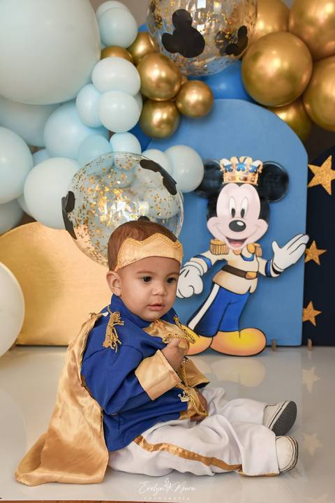Ensaio de Acompanhamento de bebê. Evelyn Moura Fotografia. Fotógrafa em Niterói, Rio de Janeiro. Newborn. Festa infantil - Smash the cake - Smash the fruit - bebê - ensaio de 1 ano - viral - disney - festa de aniversário - mikey realeza - mikey '