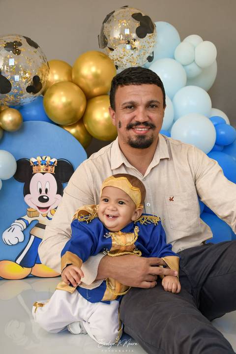 Ensaio de Acompanhamento de bebê. Evelyn Moura Fotografia. Fotógrafa em Niterói, Rio de Janeiro. Newborn. Festa infantil - Smash the cake - Smash the fruit - bebê - ensaio de 1 ano - viral - disney - festa de aniversário - mikey realeza - mikey '