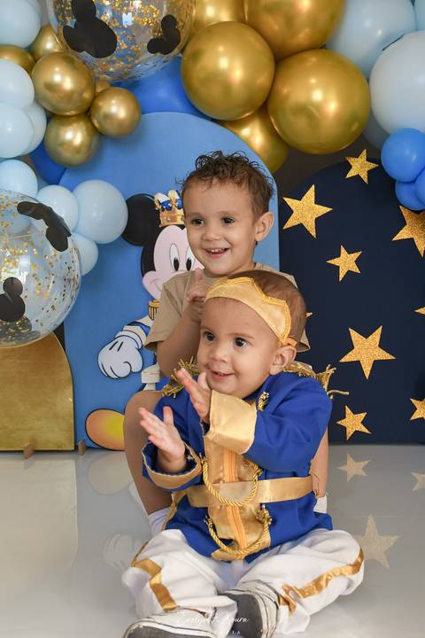 Ensaio de Acompanhamento de bebê. Evelyn Moura Fotografia. Fotógrafa em Niterói, Rio de Janeiro. Newborn. Festa infantil - Smash the cake - Smash the fruit - bebê - ensaio de 1 ano - viral - disney - festa de aniversário - mikey realeza - mikey '