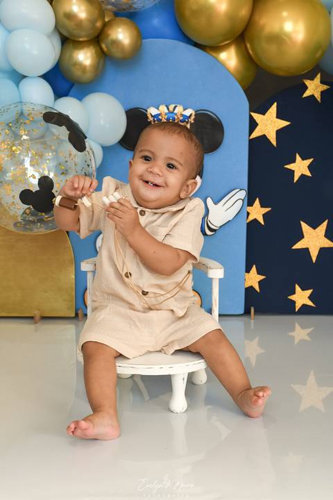 Ensaio de Acompanhamento de bebê. Evelyn Moura Fotografia. Fotógrafa em Niterói, Rio de Janeiro. Newborn. Festa infantil - Smash the cake - Smash the fruit - bebê - ensaio de 1 ano - viral - disney - festa de aniversário - mikey realeza - mikey '