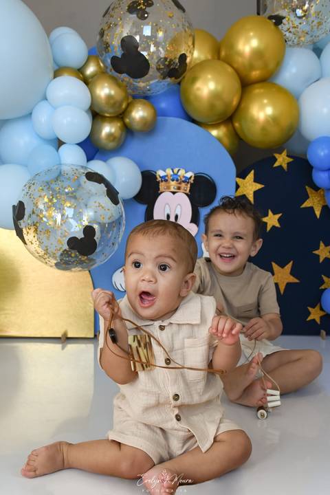 Ensaio de Acompanhamento de bebê. Evelyn Moura Fotografia. Fotógrafa em Niterói, Rio de Janeiro. Newborn. Festa infantil - Smash the cake - Smash the fruit - bebê - ensaio de 1 ano - viral - disney - festa de aniversário - mikey realeza - mikey '