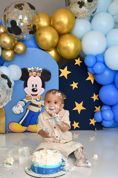 Ensaio de Acompanhamento de bebê. Evelyn Moura Fotografia. Fotógrafa em Niterói, Rio de Janeiro. Newborn. Festa infantil - Smash the cake - Smash the fruit - bebê - ensaio de 1 ano - viral - disney - festa de aniversário - mikey realeza - mikey '