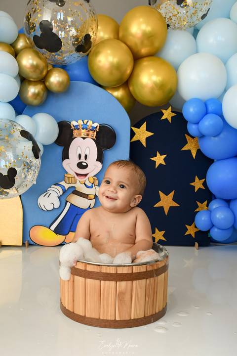 Ensaio de Acompanhamento de bebê. Evelyn Moura Fotografia. Fotógrafa em Niterói, Rio de Janeiro. Newborn. Festa infantil - Smash the cake - Smash the fruit - bebê - ensaio de 1 ano - viral - disney - festa de aniversário - mikey realeza - mikey '