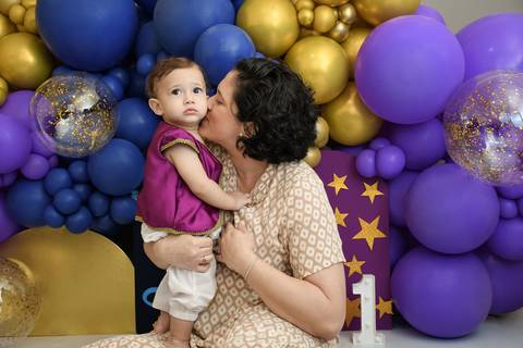 Ensaio de Acompanhamento de bebê. Evelyn Moura Fotografia. Fotógrafa em Niterói, Rio de Janeiro. Newborn. Festa infantil - Smash the cake - Smash the fruit - bebê - ensaio de 1 ano - viral - disney - festa de aniversário - Aladdin- mikey '
