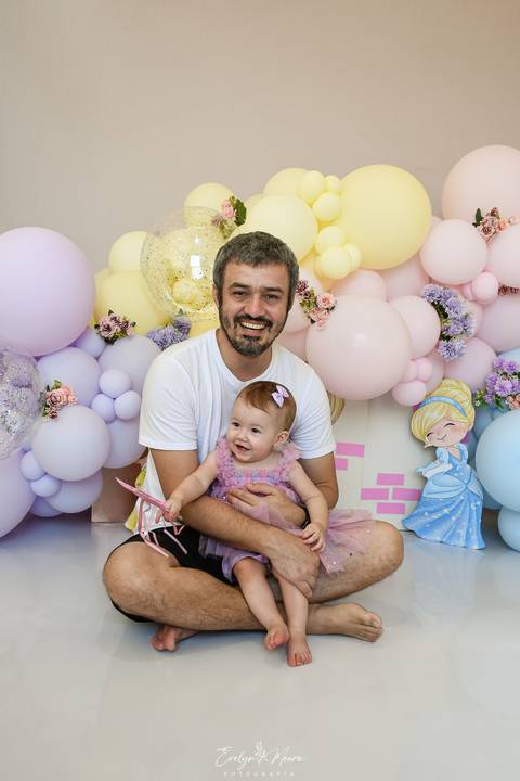 Ensaio de Acompanhamento de bebê. Evelyn Moura Fotografia. Fotógrafa em Niterói, Rio de Janeiro. Newborn. Festa infantil - Smash the cake - Smash the fruit - bebê - ensaio de 1 ano - viral - disney - festa de aniversário - princesas cute - mikey - princes'