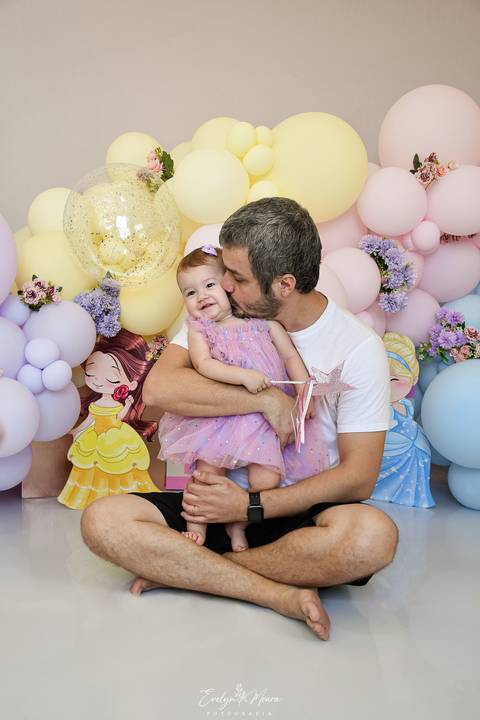 Ensaio de Acompanhamento de bebê. Evelyn Moura Fotografia. Fotógrafa em Niterói, Rio de Janeiro. Newborn. Festa infantil - Smash the cake - Smash the fruit - bebê - ensaio de 1 ano - viral - disney - festa de aniversário - princesas cute - mikey - princes'