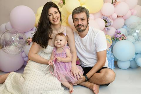 Ensaio de Acompanhamento de bebê. Evelyn Moura Fotografia. Fotógrafa em Niterói, Rio de Janeiro. Newborn. Festa infantil - Smash the cake - Smash the fruit - bebê - ensaio de 1 ano - viral - disney - festa de aniversário - princesas cute - mikey - princes'