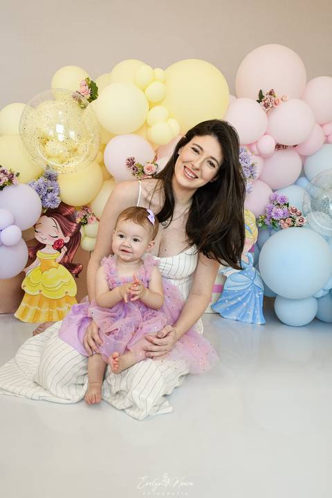 Ensaio de Acompanhamento de bebê. Evelyn Moura Fotografia. Fotógrafa em Niterói, Rio de Janeiro. Newborn. Festa infantil - Smash the cake - Smash the fruit - bebê - ensaio de 1 ano - viral - disney - festa de aniversário - princesas cute - mikey - princes'