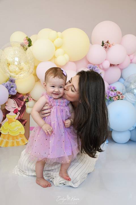 Ensaio de Acompanhamento de bebê. Evelyn Moura Fotografia. Fotógrafa em Niterói, Rio de Janeiro. Newborn. Festa infantil - Smash the cake - Smash the fruit - bebê - ensaio de 1 ano - viral - disney - festa de aniversário - princesas cute - mikey - princes'