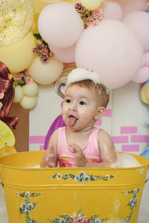 Ensaio de Acompanhamento de bebê. Evelyn Moura Fotografia. Fotógrafa em Niterói, Rio de Janeiro. Newborn. Festa infantil - Smash the cake - Smash the fruit - bebê - ensaio de 1 ano - viral - disney - festa de aniversário - princesas cute - mikey - princes'