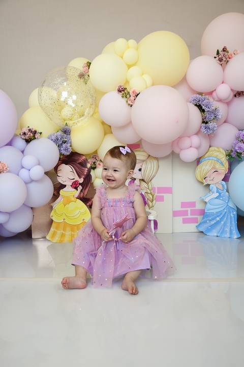 Ensaio de Acompanhamento de bebê. Evelyn Moura Fotografia. Fotógrafa em Niterói, Rio de Janeiro. Newborn. Festa infantil - Smash the cake - Smash the fruit - bebê - ensaio de 1 ano - viral - disney - festa de aniversário - princesas cute - mikey - princes'
