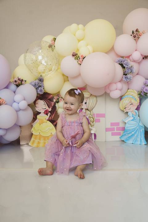 Ensaio de Acompanhamento de bebê. Evelyn Moura Fotografia. Fotógrafa em Niterói, Rio de Janeiro. Newborn. Festa infantil - Smash the cake - Smash the fruit - bebê - ensaio de 1 ano - viral - disney - festa de aniversário - princesas cute - mikey - princes'