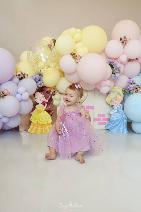 Ensaio de Acompanhamento de bebê. Evelyn Moura Fotografia. Fotógrafa em Niterói, Rio de Janeiro. Newborn. Festa infantil - Smash the cake - Smash the fruit - bebê - ensaio de 1 ano - viral - disney - festa de aniversário - princesas cute - mikey - princes'