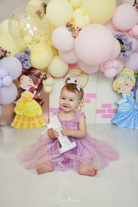 Ensaio de Acompanhamento de bebê. Evelyn Moura Fotografia. Fotógrafa em Niterói, Rio de Janeiro. Newborn. Festa infantil - Smash the cake - Smash the fruit - bebê - ensaio de 1 ano - viral - disney - festa de aniversário - princesas cute - mikey - princes'