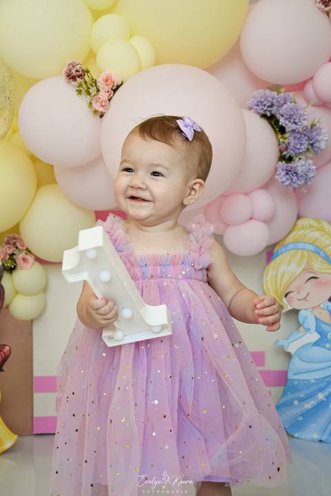 Ensaio de Acompanhamento de bebê. Evelyn Moura Fotografia. Fotógrafa em Niterói, Rio de Janeiro. Newborn. Festa infantil - Smash the cake - Smash the fruit - bebê - ensaio de 1 ano - viral - disney - festa de aniversário - princesas cute - mikey - princes'