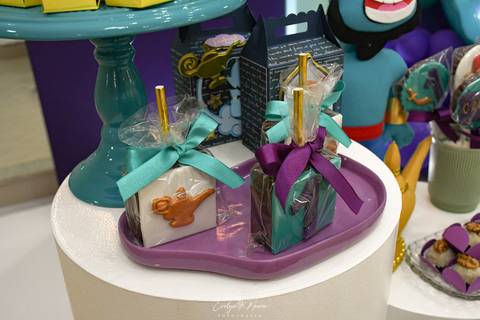 Festa Infantil - Evelyn Moura Fotografia - Fotografia em Niterói, Rio de Janeiro - casa de festa - decoração - decoração de festa - festa colorida- docinhos - bolo - criança - crianças - festa linda - tema aladdin - disney  - casa de festa '