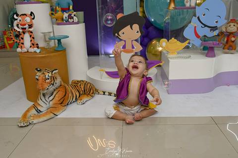 Festa Infantil - Evelyn Moura Fotografia - Fotografia em Niterói, Rio de Janeiro - casa de festa - decoração - decoração de festa - festa colorida- docinhos - bolo - criança - crianças - festa linda - tema aladdin - disney  - casa de festa '