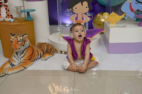 Festa Infantil - Evelyn Moura Fotografia - Fotografia em Niterói, Rio de Janeiro - casa de festa - decoração - decoração de festa - festa colorida- docinhos - bolo - criança - crianças - festa linda - tema aladdin - disney  - casa de festa '