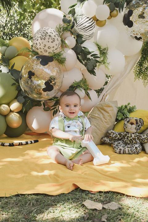 Ensaio de Acompanhamento de bebê. Evelyn Moura Fotografia. Fotógrafa em Niterói, Rio de Janeiro. Newborn. Festa infantil - Smash the cake - Smash the fruit - bebê - ensaio de 1 ano - viral - disney - festa de aniversário - mikey realeza - mikey safari'