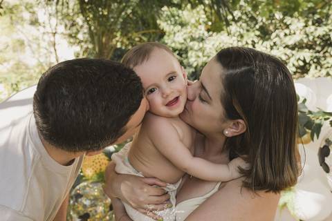 Ensaio de Acompanhamento de bebê. Evelyn Moura Fotografia. Fotógrafa em Niterói, Rio de Janeiro. Newborn. Festa infantil - Smash the cake - Smash the fruit - bebê - ensaio de 1 ano - viral - disney - festa de aniversário - mikey realeza - mikey safari'