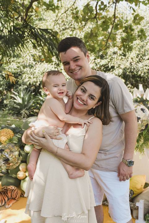 Ensaio de Acompanhamento de bebê. Evelyn Moura Fotografia. Fotógrafa em Niterói, Rio de Janeiro. Newborn. Festa infantil - Smash the cake - Smash the fruit - bebê - ensaio de 1 ano - viral - disney - festa de aniversário - mikey realeza - mikey safari'