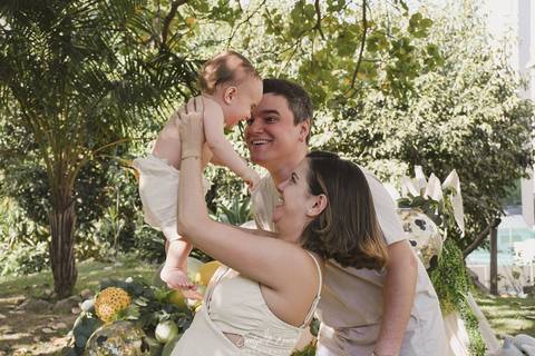 Ensaio de Acompanhamento de bebê. Evelyn Moura Fotografia. Fotógrafa em Niterói, Rio de Janeiro. Newborn. Festa infantil - Smash the cake - Smash the fruit - bebê - ensaio de 1 ano - viral - disney - festa de aniversário - mikey realeza - mikey safari'