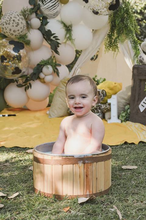 Ensaio de Acompanhamento de bebê. Evelyn Moura Fotografia. Fotógrafa em Niterói, Rio de Janeiro. Newborn. Festa infantil - Smash the cake - Smash the fruit - bebê - ensaio de 1 ano - viral - disney - festa de aniversário - mikey realeza - mikey safari'