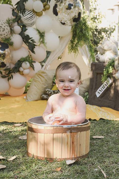Ensaio de Acompanhamento de bebê. Evelyn Moura Fotografia. Fotógrafa em Niterói, Rio de Janeiro. Newborn. Festa infantil - Smash the cake - Smash the fruit - bebê - ensaio de 1 ano - viral - disney - festa de aniversário - mikey realeza - mikey safari'