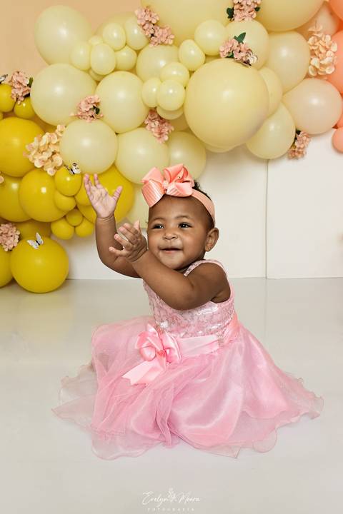 Ensaio de Acompanhamento de bebê. Evelyn Moura Fotografia. Fotógrafa em Niterói, Rio de Janeiro. Newborn. Festa infantil - Smash the cake - Smash the fruit - bebê - ensaio de 1 ano - viral - disney - festa de aniversário - bahoo - ensaio bahoo - mikey '