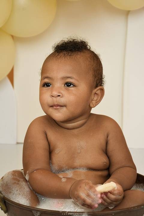 Ensaio de Acompanhamento de bebê. Evelyn Moura Fotografia. Fotógrafa em Niterói, Rio de Janeiro. Newborn. Festa infantil - Smash the cake - Smash the fruit - bebê - ensaio de 1 ano - viral - disney - festa de aniversário - bahoo - ensaio bahoo - mikey '