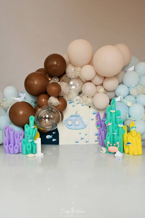 Ensaio de Acompanhamento de bebê. Evelyn Moura Fotografia. Fotógrafa em Niterói, Rio de Janeiro. Newborn. Festa infantil - Smash the cake - Smash the fruit - bebê - ensaio de 1 ano - viral - fundo do mar - festa de aniversário'