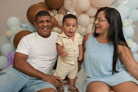 Ensaio de Acompanhamento de bebê. Evelyn Moura Fotografia. Fotógrafa em Niterói, Rio de Janeiro. Newborn. Festa infantil - Smash the cake - Smash the fruit - bebê - ensaio de 1 ano - viral - fundo do mar - festa de aniversário'
