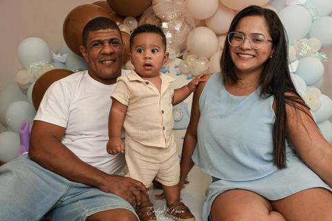 Ensaio de Acompanhamento de bebê. Evelyn Moura Fotografia. Fotógrafa em Niterói, Rio de Janeiro. Newborn. Festa infantil - Smash the cake - Smash the fruit - bebê - ensaio de 1 ano - viral - fundo do mar - festa de aniversário'