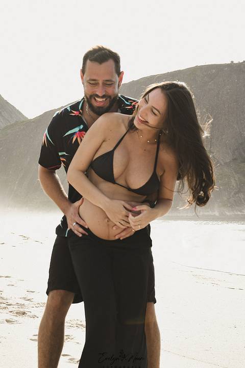 Ensaio Lifestyle Gestante - Ensaio Gestante Estúdio - Niterói, Rio de Janeiro - Evelyn Moura Fotografia - Ensaio de Gestante - Gestante - Newborn - Ensaio em casa - Doce gestar - ensaio estúdio gestante - parto - maternidade - ensaio externo em niterói'