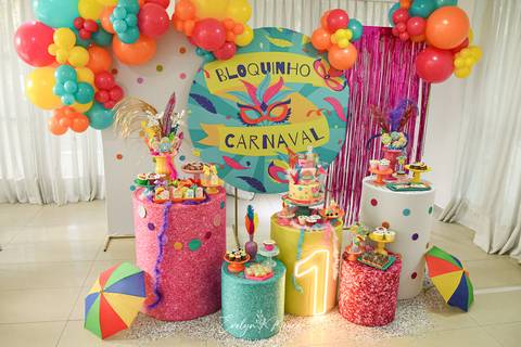 Festa Infantil - Evelyn Moura Fotografia - Fotografia em Niterói, Rio de Janeiro - casa de festa - decoração - decoração de festa - festa colorida- docinhos - bolo - criança - crianças - festa linda - tema aladdin - disney  - casa de festa '