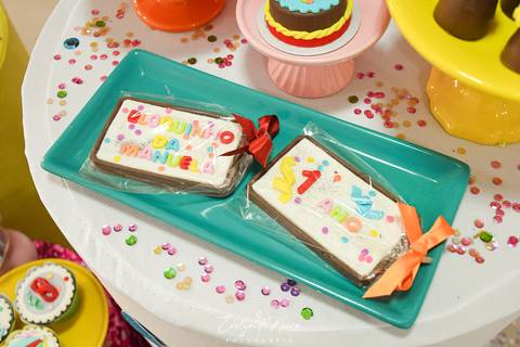 Festa Infantil - Evelyn Moura Fotografia - Fotografia em Niterói, Rio de Janeiro - casa de festa - decoração - decoração de festa - festa colorida- docinhos - bolo - criança - crianças - festa linda - tema aladdin - disney  - casa de festa '