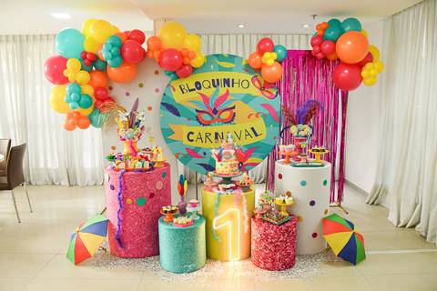 Festa Infantil - Evelyn Moura Fotografia - Fotografia em Niterói, Rio de Janeiro - casa de festa - decoração - decoração de festa - festa colorida- docinhos - bolo - criança - crianças - festa linda - tema aladdin - disney  - casa de festa '